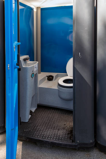 Best Porta potty rental near me  in Oskaloosa, KS