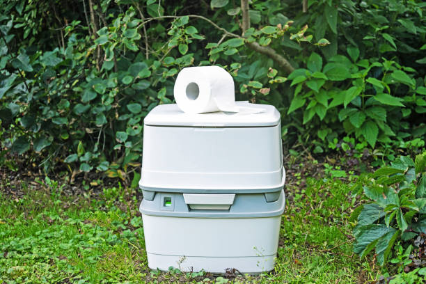 Best Restroom trailer rental cost  in Oskaloosa, KS